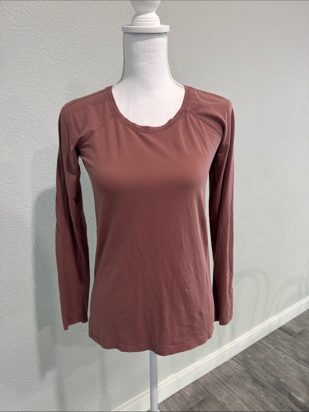 lululemon athletica Long Sleeve Scoop Neck Top in Dusty Mauve